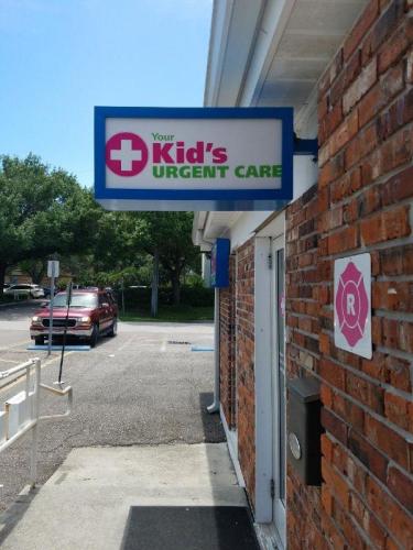 exterior-sign-your-kids-urgent-care-small